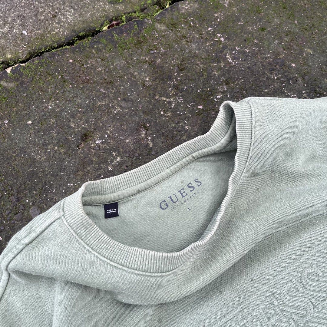 Guess Sweater (Category: Hoodies) located in Nagcarlan. Submitted by swiftgem-d189 (Listing ID 1461056138, Image 3). Description: Pm for more details!.