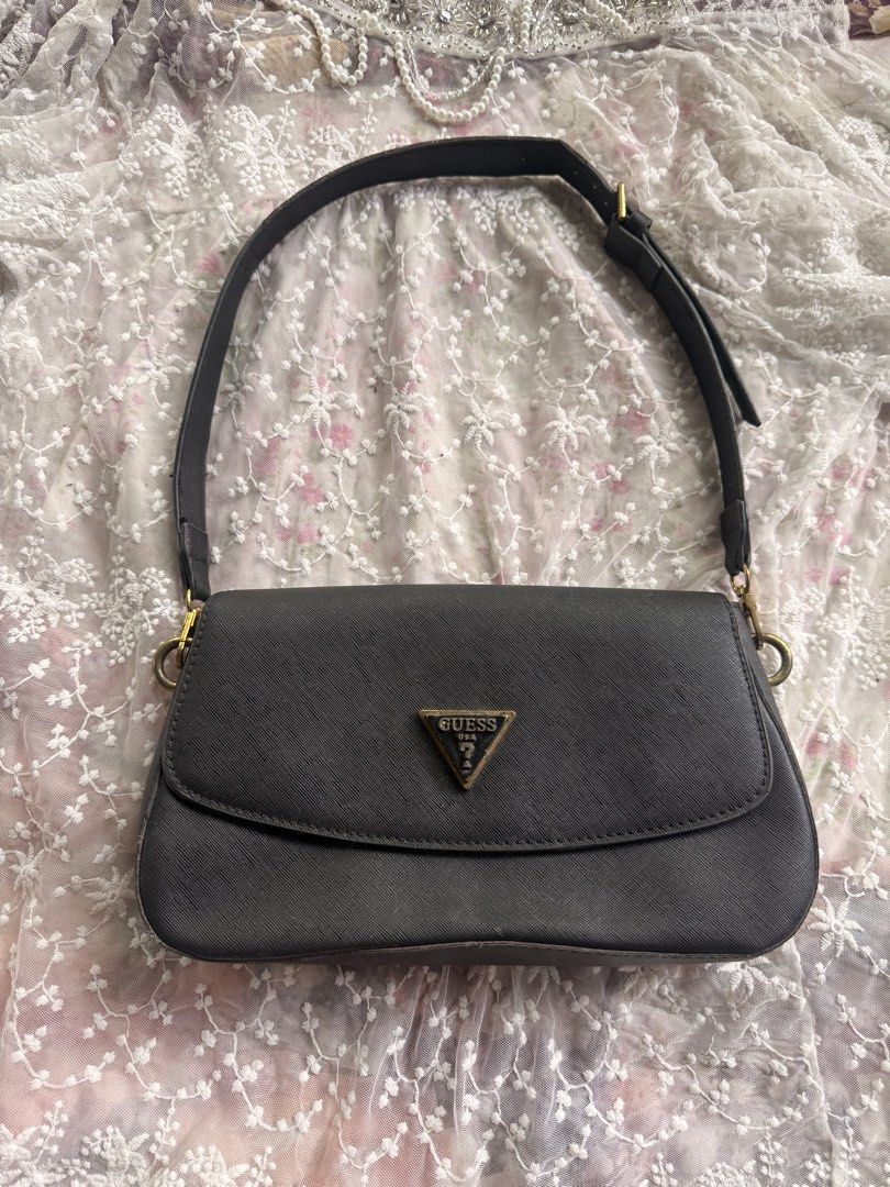 GUESS USA (Category: Shoulder Bags) located in Manila. Submitted by thrifted_elegancez (Listing ID 1460958283, Image 1). Description: .
