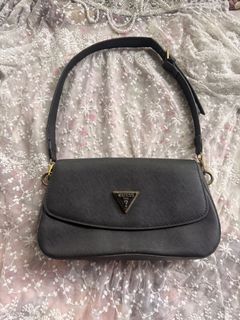 (Category: ) located in . Submitted by thrifted_elegancez (Listing ID 1460958283, Image 1). Description: .