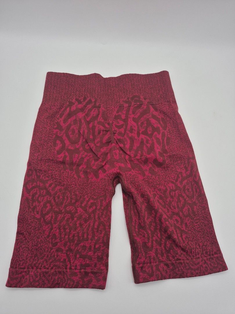 GYMSHARK adapt shorts medium (Category: Activewear) located in Davao. Submitted by marthascloset (Listing ID 1461043889, Image 3). Description: .