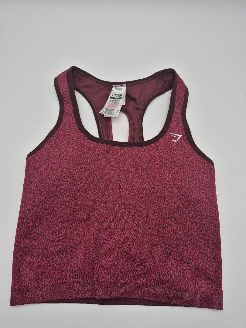 GYMSHARk Adapt top padded medium. (Category: Activewear) located in Davao. Submitted by marthascloset (Listing ID 1461044118, Image 1). Description: .