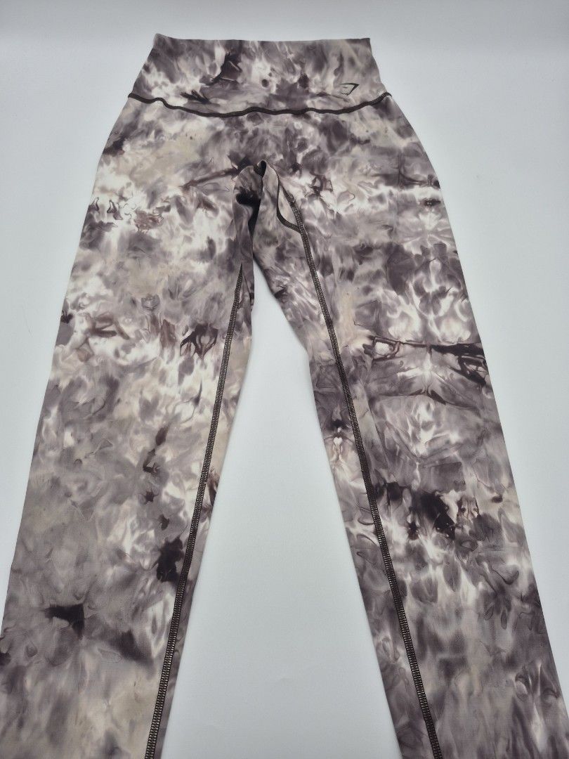 GYMSHARK leggings Medium (Category: Activewear) located in Davao. Submitted by marthascloset (Listing ID 1461043267, Image 2). Description: .