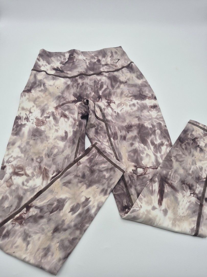 GYMSHARK leggings Medium (Category: Activewear) located in Davao. Submitted by marthascloset (Listing ID 1461043267, Image 3). Description: .