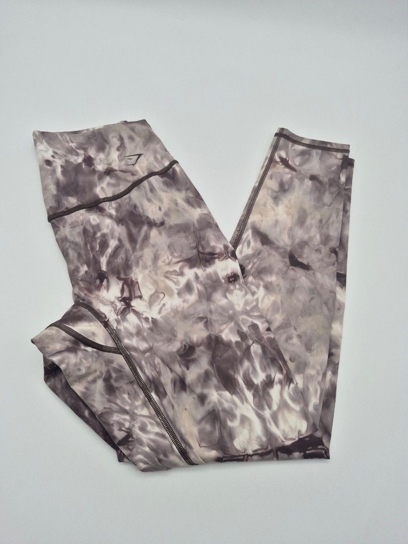 GYMSHARK leggings Medium (Category: Activewear) located in Davao. Submitted by marthascloset (Listing ID 1461043267, Image 1). Description: .