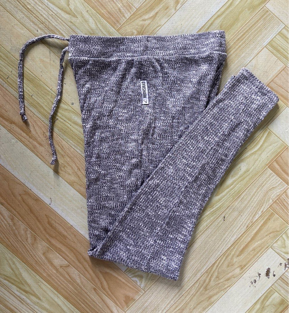 Gymshark Ribbed Lounge Pants Grey Marl (Category: Other Bottoms) located in Manila. Submitted by nix.thrift (Listing ID 1461113894, Image 1). Description: - Grey marl ribbed lounge pants from Gymshark - Comfortable knit fabric - Drawstring waist for adjustable fit - Perfect for lounging or casual wear - Made in the United Kingdom.