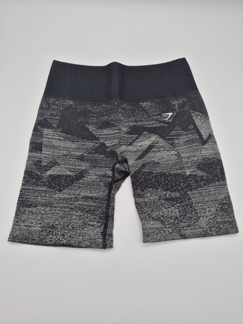 Gymshark Training shorts Medium (Category: Activewear) located in Davao. Submitted by marthascloset (Listing ID 1461043734, Image 1). Description: cut tag.