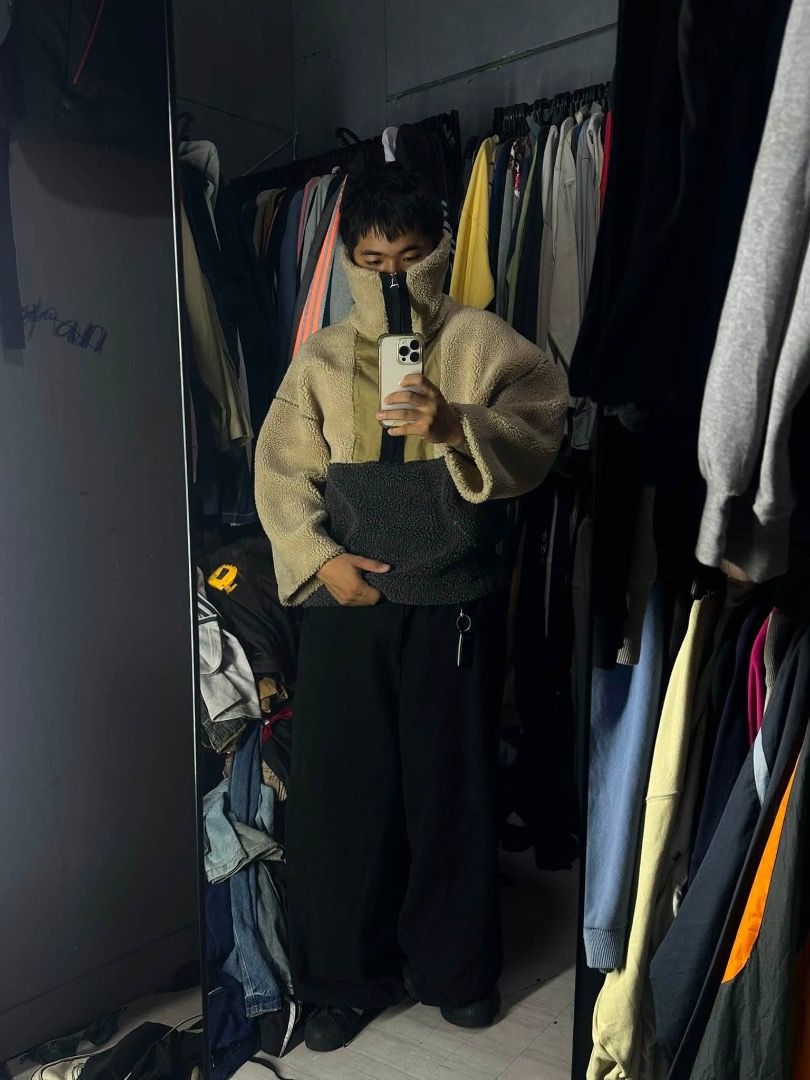 half-zip fleece jacket (Category: Coats, Jackets and Outerwear) located in Manila. Submitted by nb_thriftshop (Listing ID 1461071555, Image 3). Description: halfzip fleece jacket 24 length 23 width height 5'5 weight 65 kg medium to large no issue need wash .