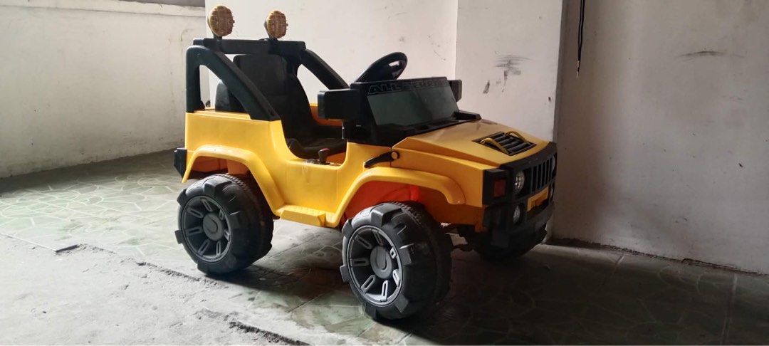 Hammer Toy Car (Category: Infant Playtime) located in Manila. Submitted by alianah (Listing ID 1460938137, Image 1). Description: Still working in good condition po, good for 3yrs old and above.