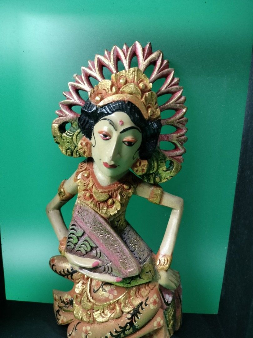 Hand-Carved Balinese Dancer in Shadow Box (Category: Vintage Collectibles) located in Manila. Submitted by bamask.ph (Listing ID 1461072325, Image 2). Description: Hand-Carved Balinese Dancer in Shadow Box.