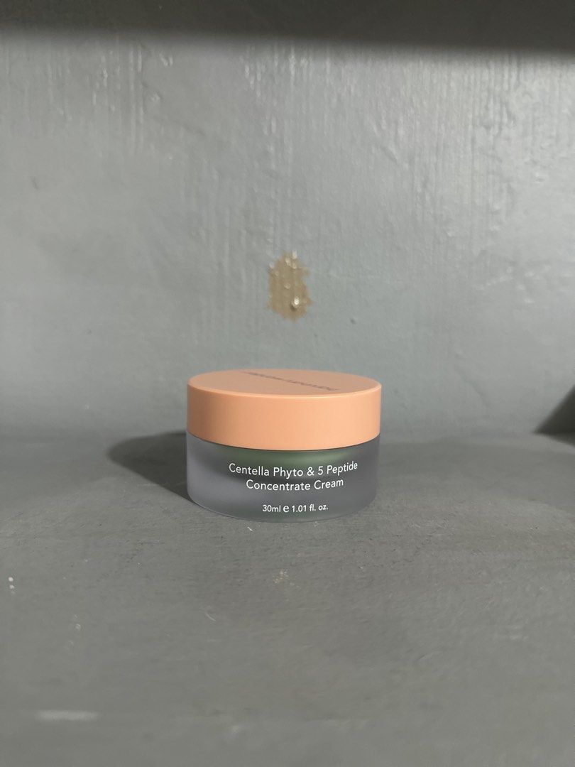 Haru haru wonder creams (Category: Face Care) located in Angono. Submitted by declutteringpj (Listing ID 1461021771, Image 1). Description: haruharu wonder darkspot-700 5/29/2027 haruharu wonder peptide- 600 4/8/2027 haruharu black rice cream-650 11/11/2028.