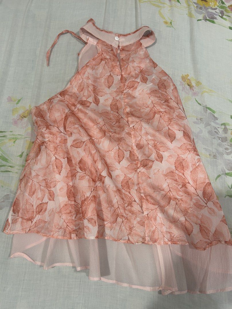 havana chiffon pink halter top (Category: Others Tops) located in Antipolo. Submitted by giaciers (Listing ID 1461058909, Image 3). Description: used only twice! so so cute. got it from vietnam.