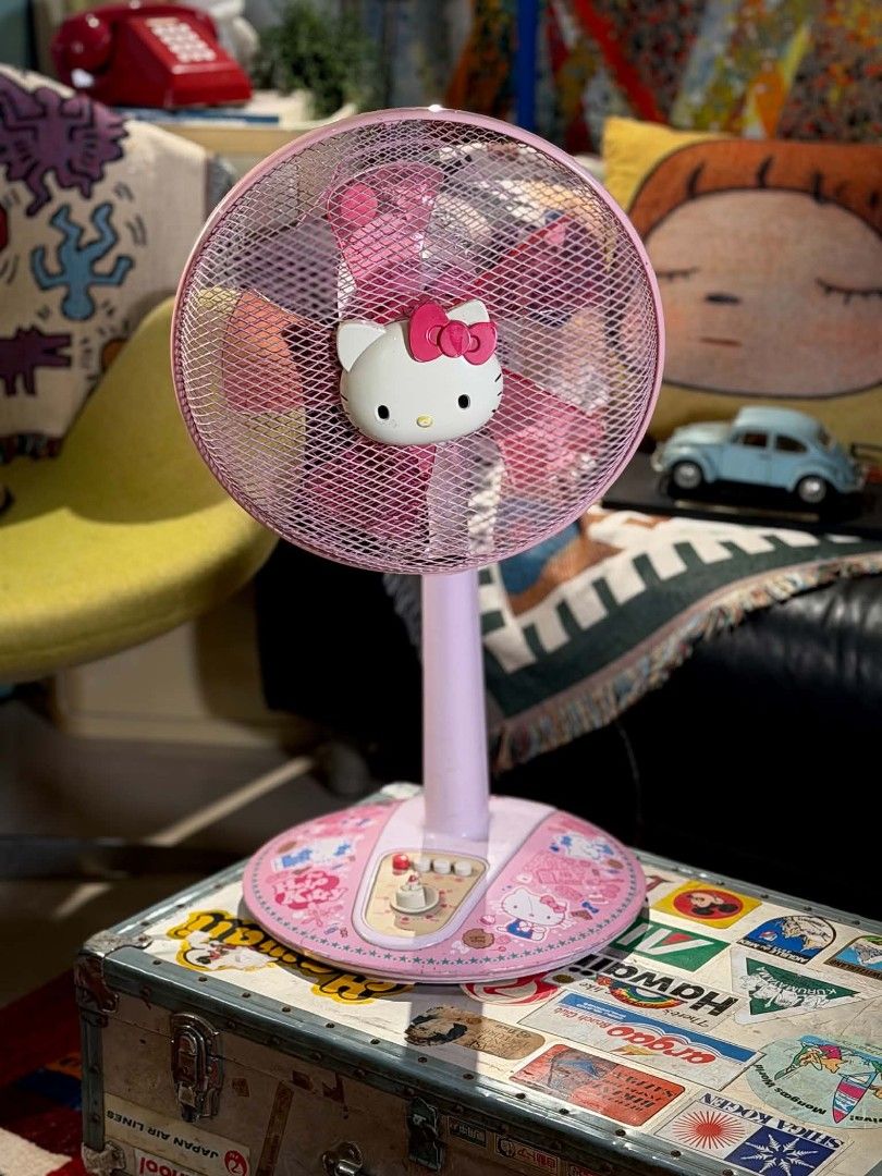 Hello kitty fan (Category: Fans) located in Manila. Submitted by mightyfox.28e9a1 (Listing ID 1460964553, Image 2). Description: .