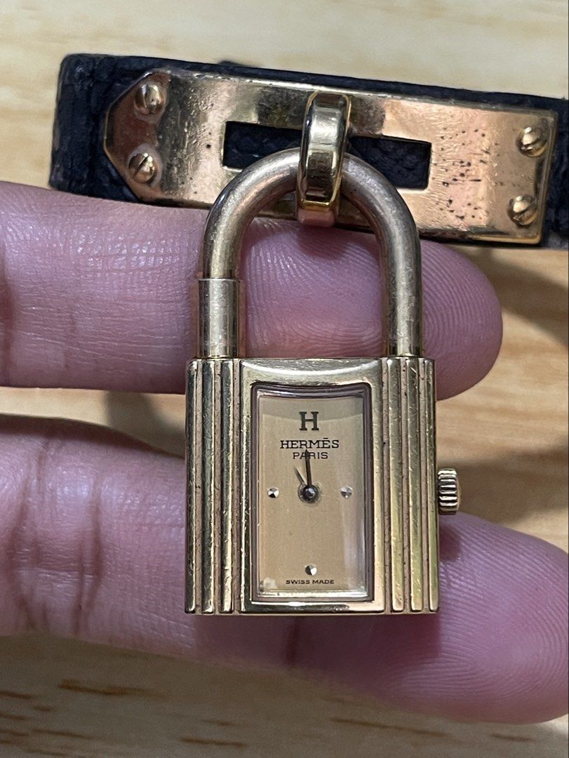 Hermes Kelly (Category: Women's Watches) located in Taguig. Submitted by tester1x (Listing ID 1460940227, Image 2). Description: Hermes Kelly Padlock Watch Swiss Made Quartz 600156 Gold color dial Stainless steel case Hermes leather strap Replacement swiss buckle 20mm Issue: Yun leather strap, may bakbak na. .