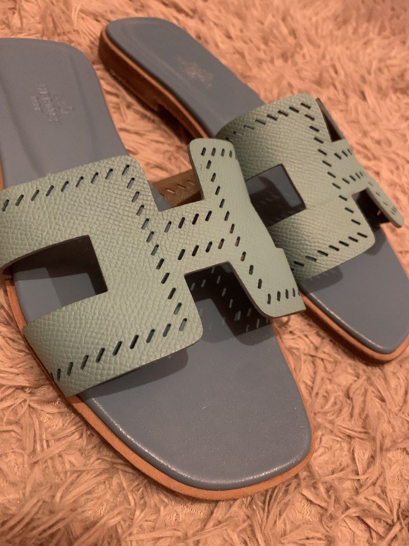 Hermes Oran (Category: Sneakers & Footwear) located in Tagum. Submitted by 80bagsph.cemene08 (Listing ID 1460929081, Image 3). Description: Rare design From Selection item Clean&sanitized Ready to use .