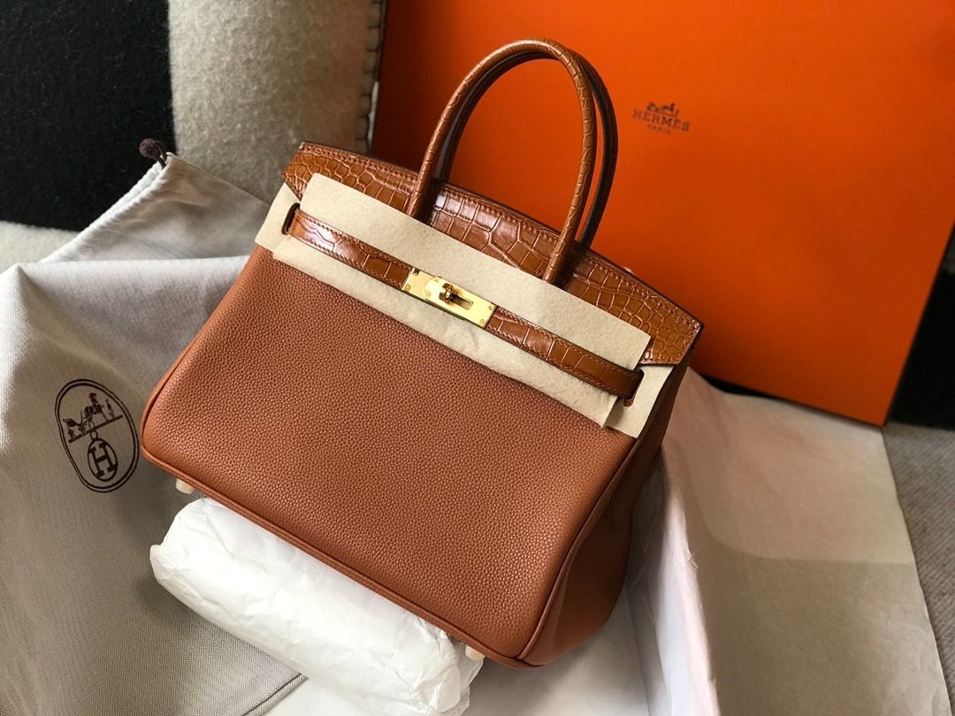Hermes Touch Birkin (Category: Tote Bags) located in Valenzuela. Submitted by brmdzsomsu65206 (Listing ID 1460941140, Image 3). Description: .