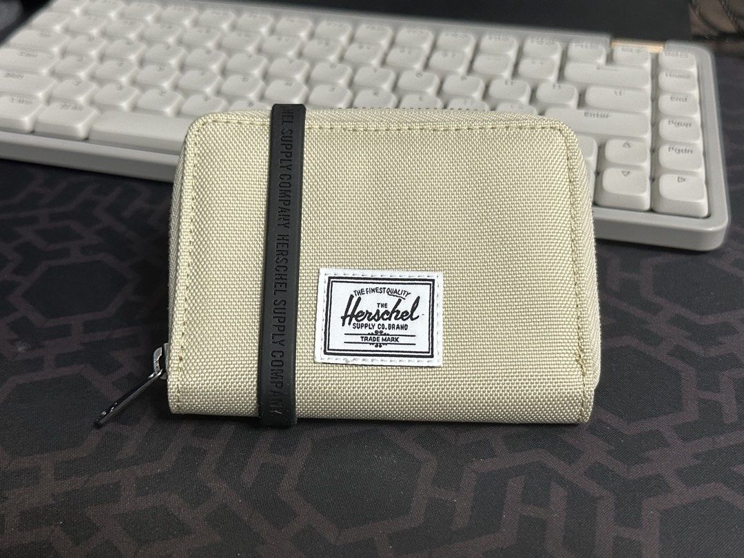 Herschel Tyler Wallet Beige RFID Blocking (Category: Wallets & Card holders) located in Quezon City. Submitted by rrbautista (Listing ID 1461019130, Image 1). Description: Herschel Tyler Wallet Eucalyptus color (Beige/Cream) RFID Blocking for enhanced security Dimensions: 3" H x 4.25" W x 0.75" D Brandnew with tag, lifetime warranty card Php 2,490 SRP, selling for only 1200 Bulacan location but can do meetups within metro manila.