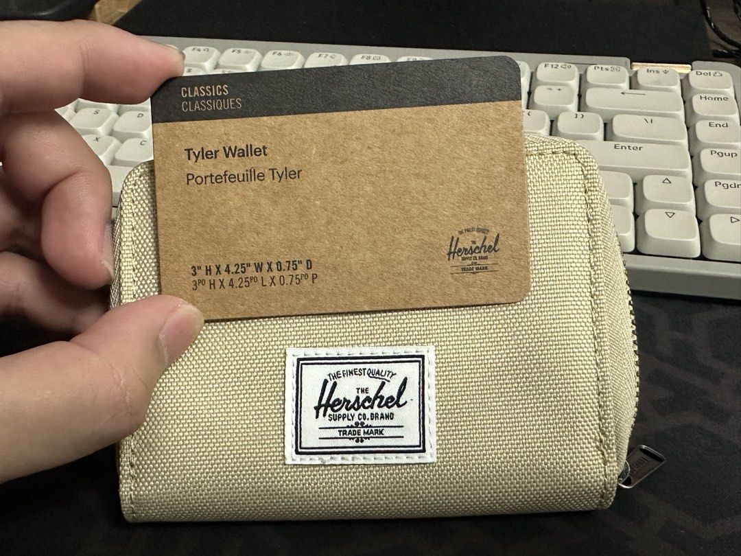 Herschel Tyler Wallet Beige RFID Blocking (Category: Wallets & Card holders) located in Quezon City. Submitted by rrbautista (Listing ID 1461019130, Image 3). Description: Herschel Tyler Wallet Eucalyptus color (Beige/Cream) RFID Blocking for enhanced security Dimensions: 3" H x 4.25" W x 0.75" D Brandnew with tag, lifetime warranty card Php 2,490 SRP, selling for only 1200 Bulacan location but can do meetups within metro manila.