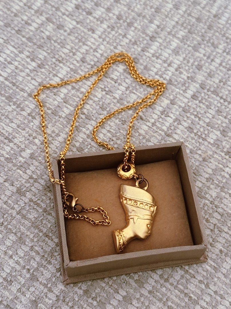 Heyjow Cleo Necklace (Category: Necklaces) located in General Trias. Submitted by frommetoyouthings (Listing ID 1460950205, Image 1). Description: Made with stainless steel and finished with a special PVD coating, these are built to keep up from workouts to errands to real life. Note: Our brass hardware is made by hand (not by a machine or factory) and the process of gold dipping may sometimes result to slight imperfections on the finishing. Flaw