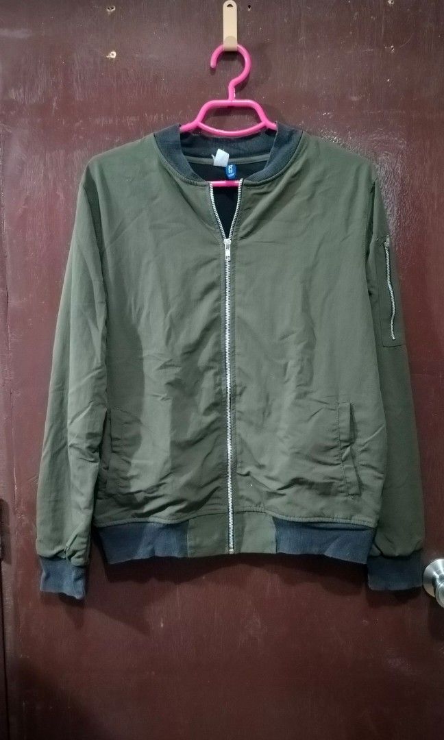 H&M BOMBER JACKET (Category: Coats, Jackets and Outerwear) located in Manila. Submitted by friperie. (Listing ID 1461017128, Image 1). Description: Disclaimer: Product Color May Slightly Vary Due to Photographic Lighting Sources or Your Monitor Settings issue faded cuffs, ribbing and neck Dm for other pictures or details..