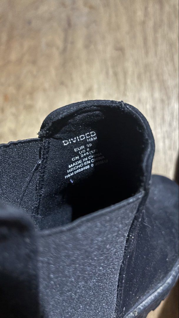 H&M Divided Black Chelsea Boots (Category: Boots) located in Manila. Submitted by peanutvon (Listing ID 1461025791, Image 2). Description: H&M Divided Black Chelsea Boots (EUR 39/US 8). Easy slip-on style, perfect for everyday wear..