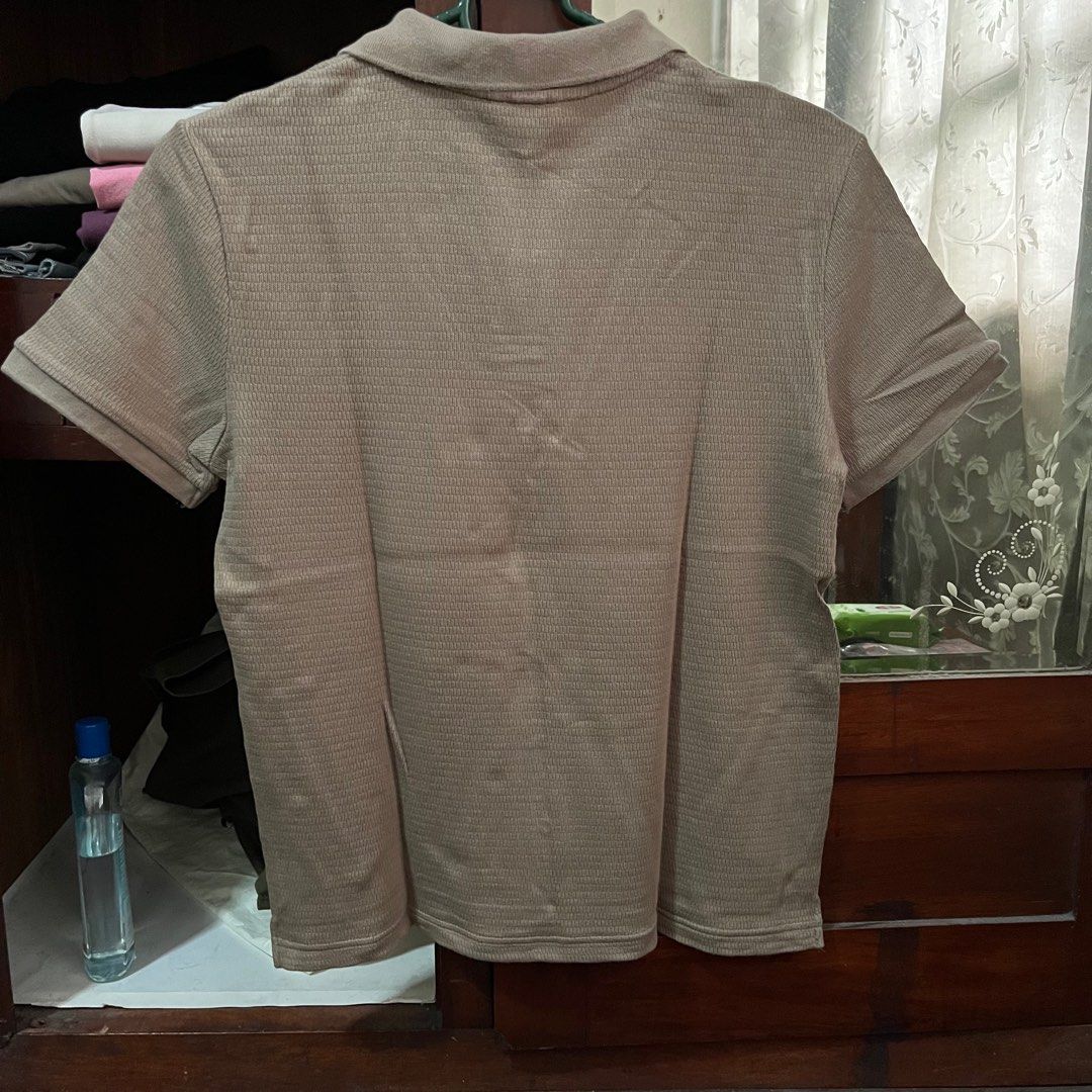 H&M polo shirt (Category: Tshirts & Polo Shirts ) located in Quezon City. Submitted by changamie (Listing ID 1460985007, Image 2). Description: .