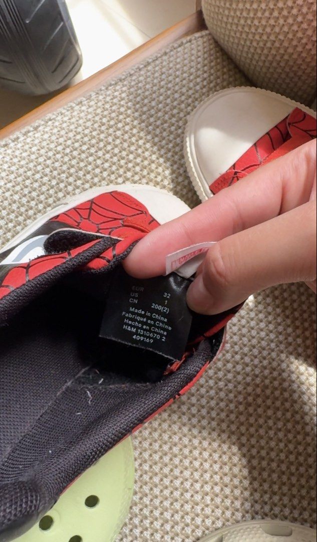 H&M SPIDERMAN (Category: Casual Shoes) located in Pasig City. Submitted by goodbuy_02 (Listing ID 1460961071, Image 2). Description: Used 1-2x only :( Eur 32 - 20.5CM .