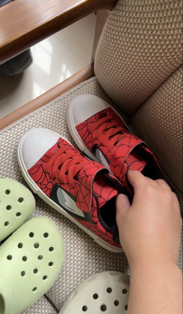 H&M SPIDERMAN (Category: Casual Shoes) located in Pasig City. Submitted by goodbuy_02 (Listing ID 1460961071, Image 1). Description: Used 1-2x only :( Eur 32 - 20.5CM .