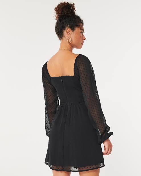 Hollister Mini Dress (Category: Dresses) located in Pasig City. Submitted by luxurypreloved12 (Listing ID 1461036224, Image 2). Description: Bought in LDN Used once Lalamove / LBC Mint condition No LP lowballers or joy reservers here! lets not waste each others time :).