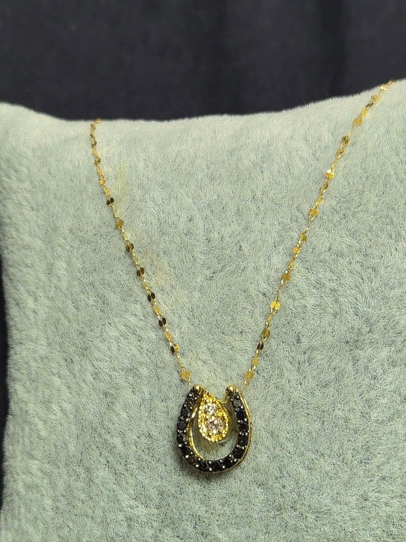 Horseshoe black diamond necklace (Category: Necklaces) located in Marikina City. Submitted by 000christina000 (Listing ID 1460947364, Image 1). Description: 0.15ct natural diamond 18" 18k gold comes with lab certificate.