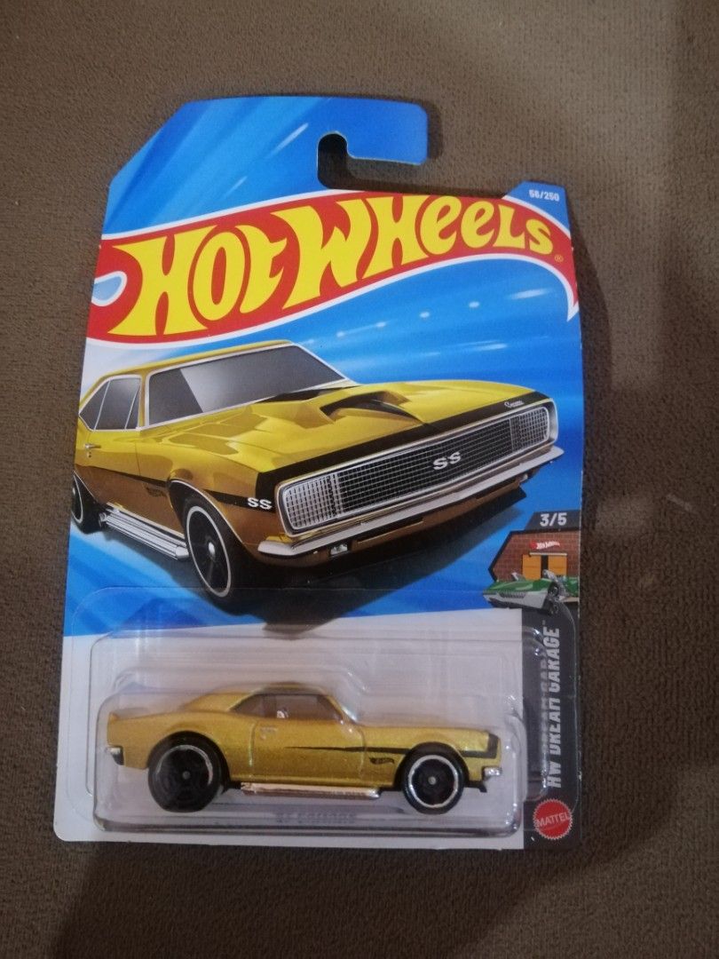 Hotwheels 97 Camaro (Category: Vehicle & Diecast Models) located in Quezon City. Submitted by goldencity1964 (Listing ID 1461075105, Image 1). Description: Hotwheels 97 Camaro HW DREAM GARAGE series.