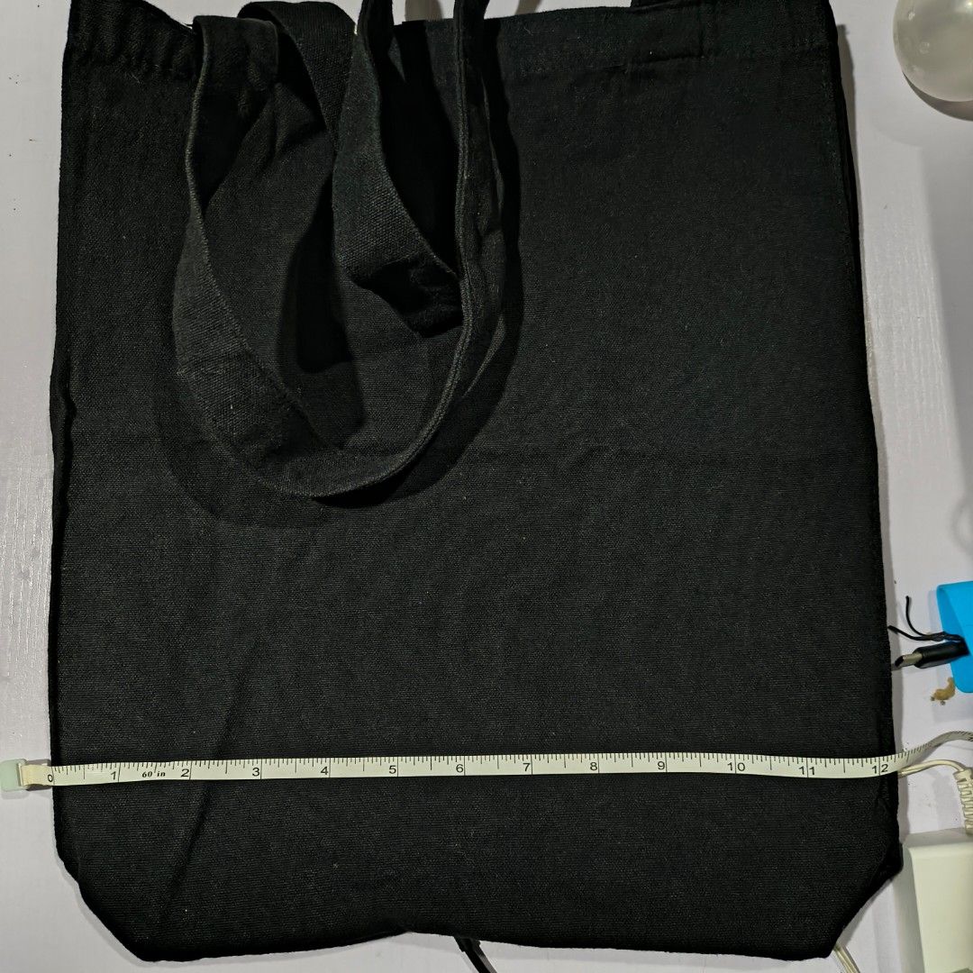 HSBC Black Canvas Tote Bag (Category: Tote Bags) located in Manila. Submitted by blackstar027 (Listing ID 1460994967, Image 2). Description: Please refer to the images for the actual item. MOP - gCash - BPI, UB, AUB, MariBank SAMEDAY DELIVER - any available MC courier service SCHEDULED DELIVERY - J&T, Flash Any shipping fee will be shouldered by the buyer..