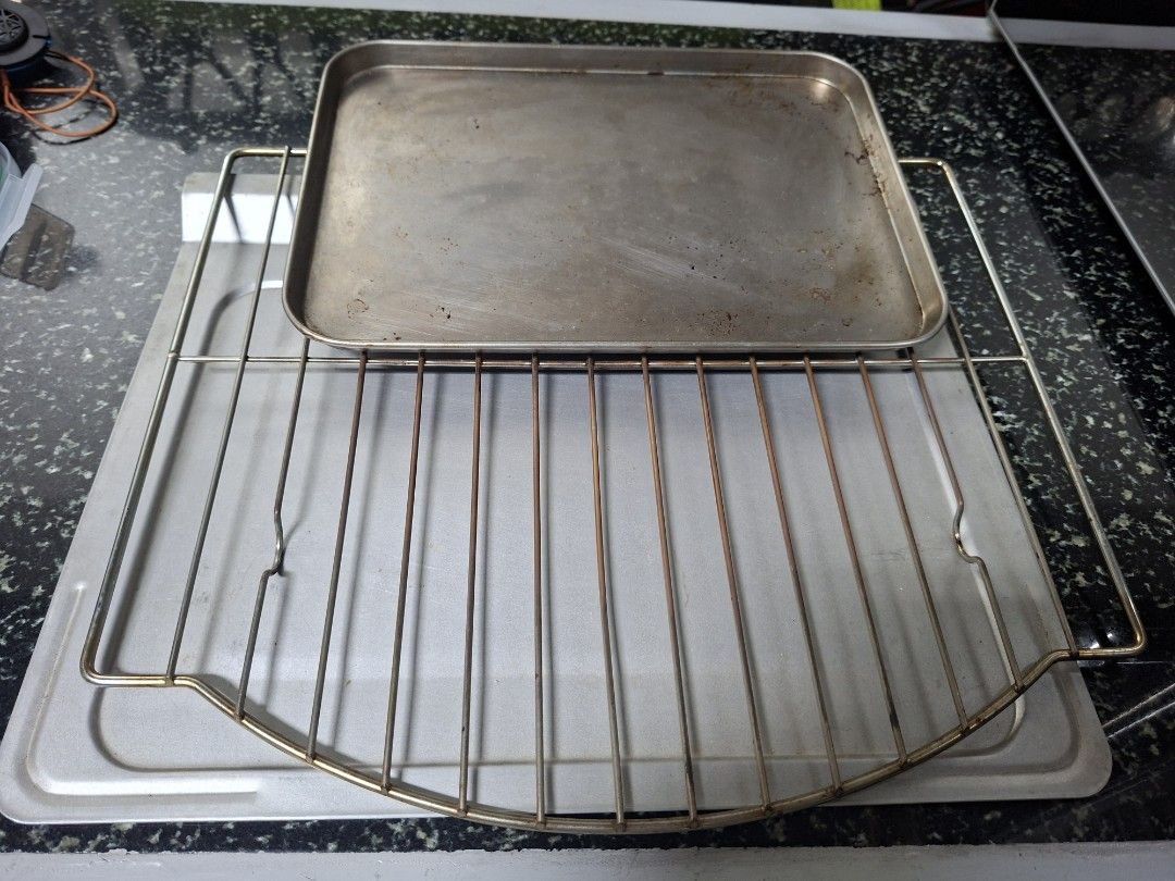 Imarflex 21ltrs Convection Oven (w/issues) (Category: Ovens & Toasters) located in San Juan City. Submitted by rosarior.ong (Listing ID 1363718427, Image 3). Description: For repair shops interested in buying defective appliances. 21 ltrs IMARFLEX Convection Oven. Pre-loved. Issue: TOP heating element is not working. Will not have it repaired anymore. No rust just regular heat stains. Decluttering. Location: San Juan City MOP: Gcash PM if interes