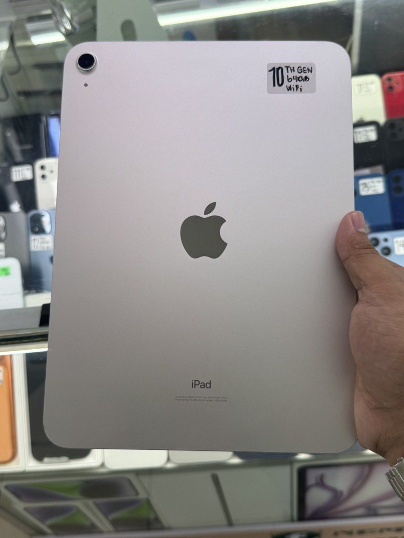 iPad 10TH GEN 64GB WITH FREEBIES (Category: iPad) located in Manila. Submitted by ram-gadget-shop (Listing ID 1460963882, Image 1). Description: .