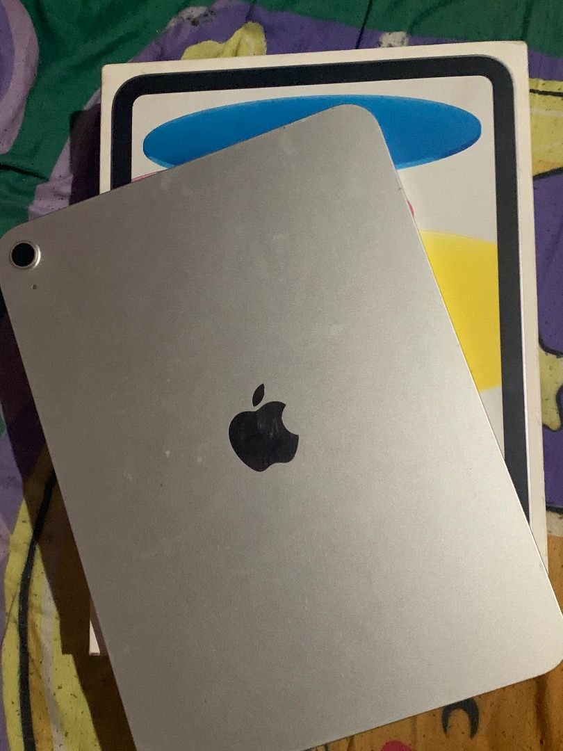 IPAD A16 (Category: iPad) located in Manila. Submitted by kimberlyro28308 (Listing ID 1461083228, Image 2). Description: Ipad A16 11th Gen • 128 GB • Warranty until October 10 • 94%Battery Health • 155 CC • Smooth performance • Good Condition • USB C Adaptor & Cord • Box • Benguo Pen ₱20,000 lp Location: North Caloocan.