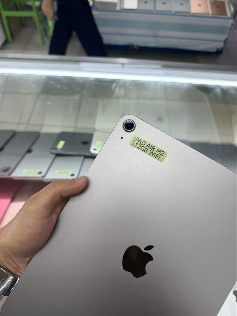 iPad Air M2 512GB 11” Wifi Use (Category: iPad) located in San Juan City. Submitted by Khalidmgdla08 (Listing ID 1461053514, Image 2). Description: FOR SALE | TRADE/SWAP Price: 31,500 On hand: iPad Air M2 11”✔️ 512GB ✔️ WIFI✔️ 82% Batt health ✔️ 100% Original ✔️ 99% Makinis ✔️ 99% Smooth ✔️ NOT REFURB ✔️ NO HIDDEN ISSUES ✔️ NEVER BEEN REPAIRED ✔️ TEST TO SAWA✔️ FREE 3-UTOOLS ✔️ ANY MODEL OF IPHONE AND SAMSUNG ARE AVAILABLE! ✨ We accept: 🔹Cash 🔹