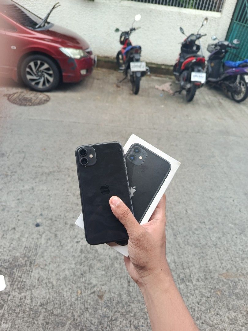 IPHONE 11 64GB (Category: iPhone 11 Series) located in Manila. Submitted by jeromesera45128 (Listing ID 1460982105, Image 1). Description: IPHONE 11 64GB COMEPLETE SET NO ISSUE NO HISTORY OF REPAIR DENTS ONLY QC LOC NEAR SM NORTH.