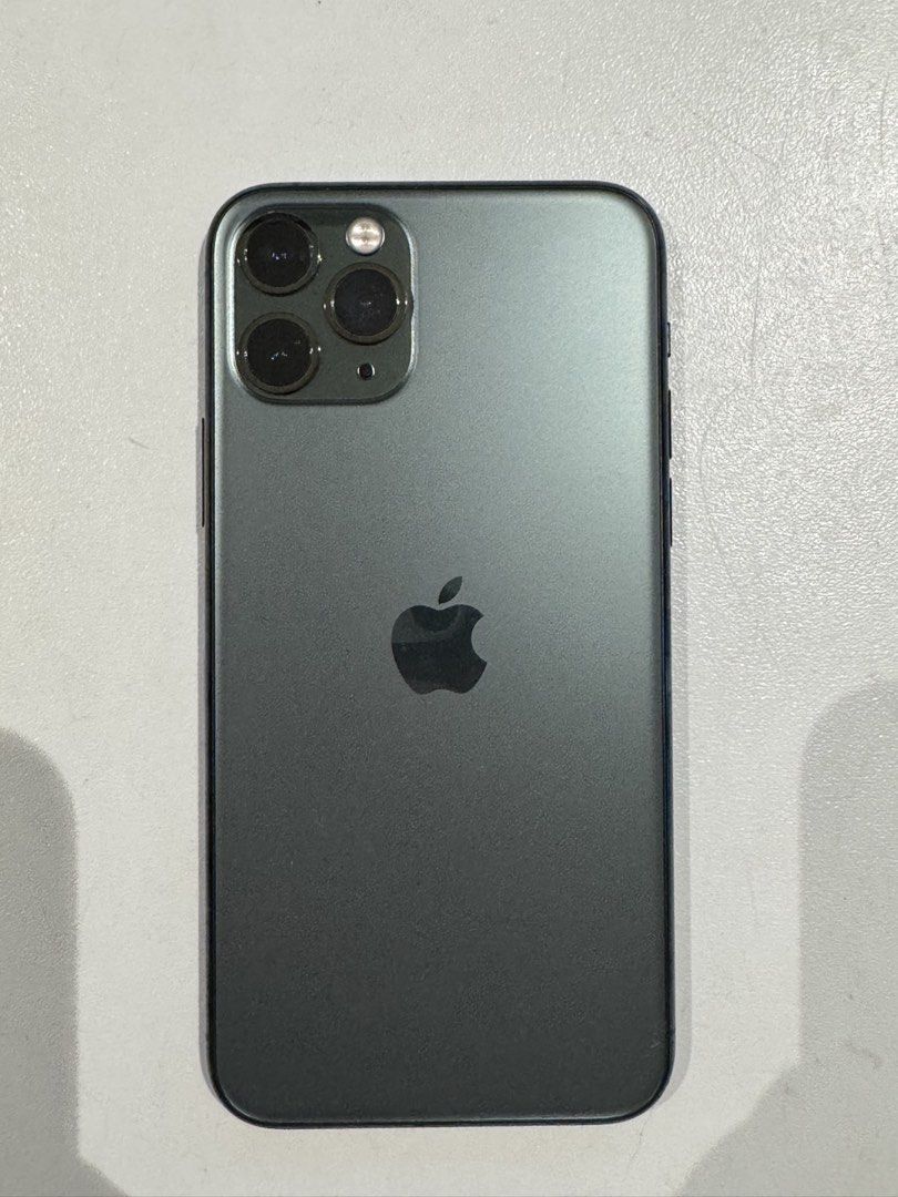 iPhone 11 Pro (Category: iPhone 11 Series) located in Kuala Lumpur. Submitted by prinsevent (Listing ID 1461069600, Image 3). Description: Only phone and box .