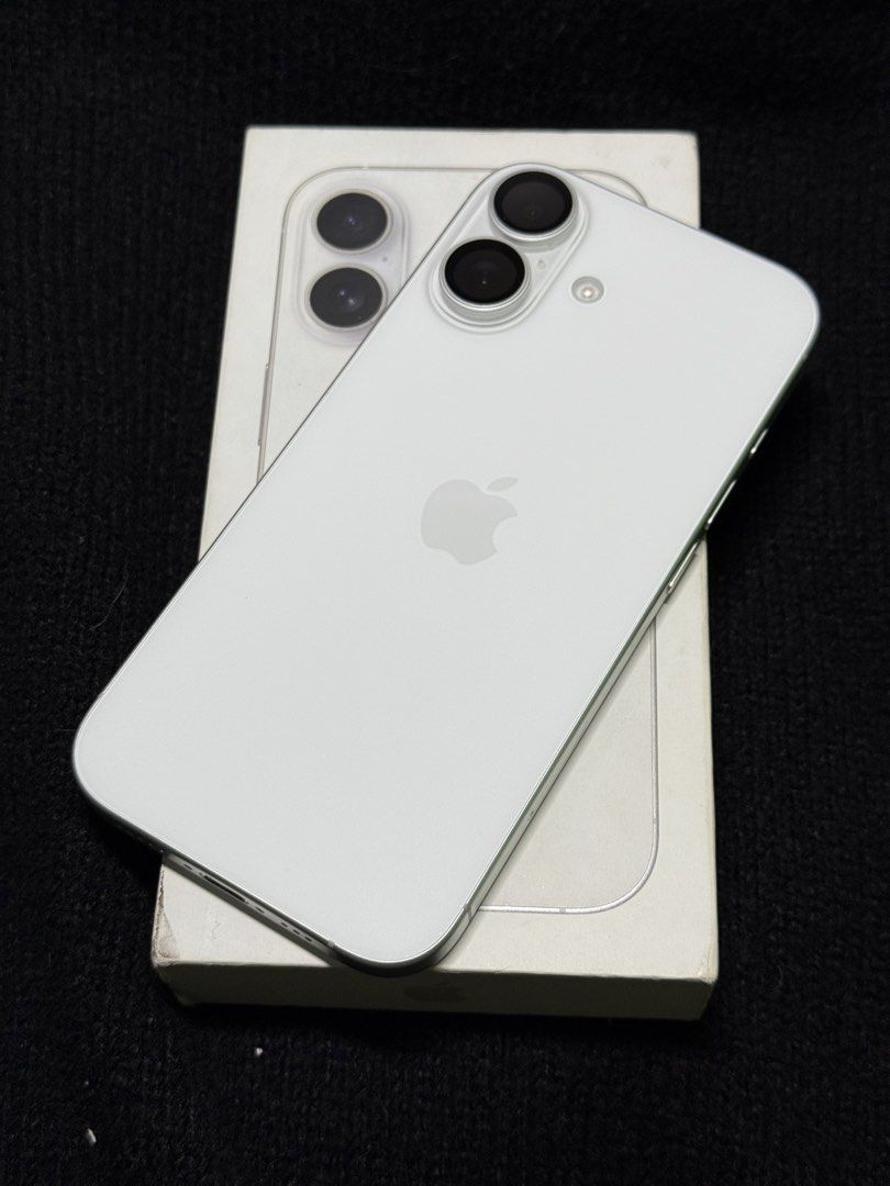 IPHONE 17 256GB WHITE (Category: Samsung) located in Quezon City. Submitted by jeyaaaaaa (Listing ID 1461085836, Image 1). Description: Price is negotiable for sure buyers. 🎨 Color: White 🔋 Battery Health: 94% ✨ Condition: Excellent, like-new condition 🔓 SIM Status: Openline, any sim 🔧 Repair History: No repair history, all original parts 📦 Inclusions: Unit, box, 2 cases, SmartDevil Tempered 🛡️ Warranty: Under warranty until January 8, 2027