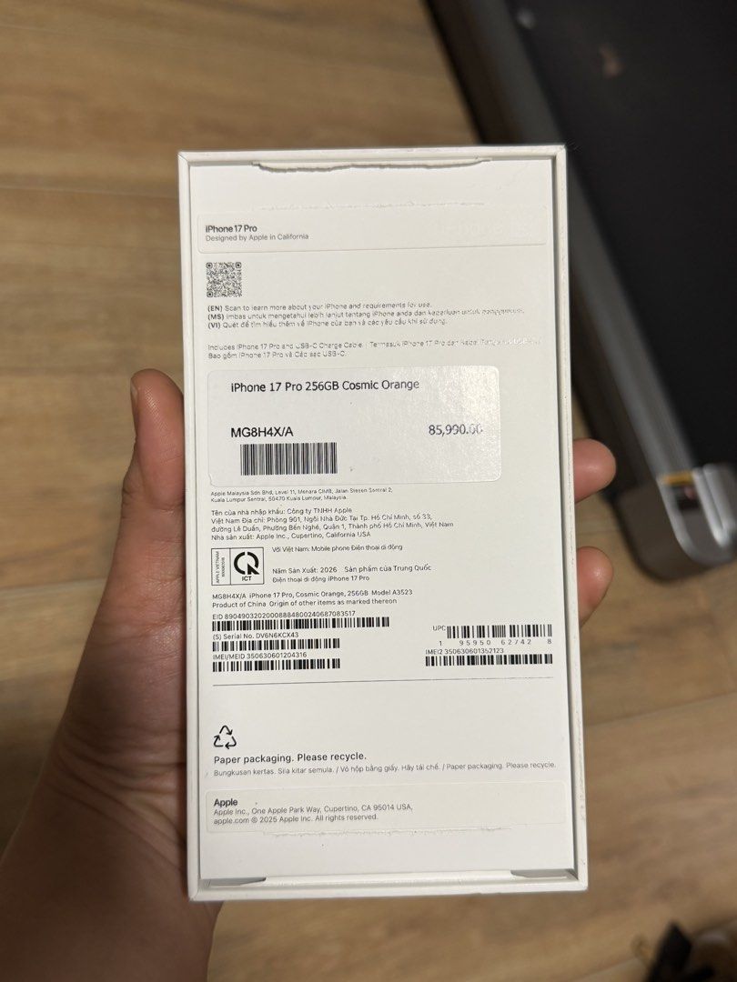 iPhone 17pro 256 GB BOX - Original from Apple Store (Category: Other Mobile & Gadget Accessories) located in Quezon City. Submitted by mgagscloset.ph (Listing ID 1461077549, Image 3). Description: Decluttering Need funds No other inclusions, please check photos. Meetup within Carmona area only Shipment via Lalamove or JNT.