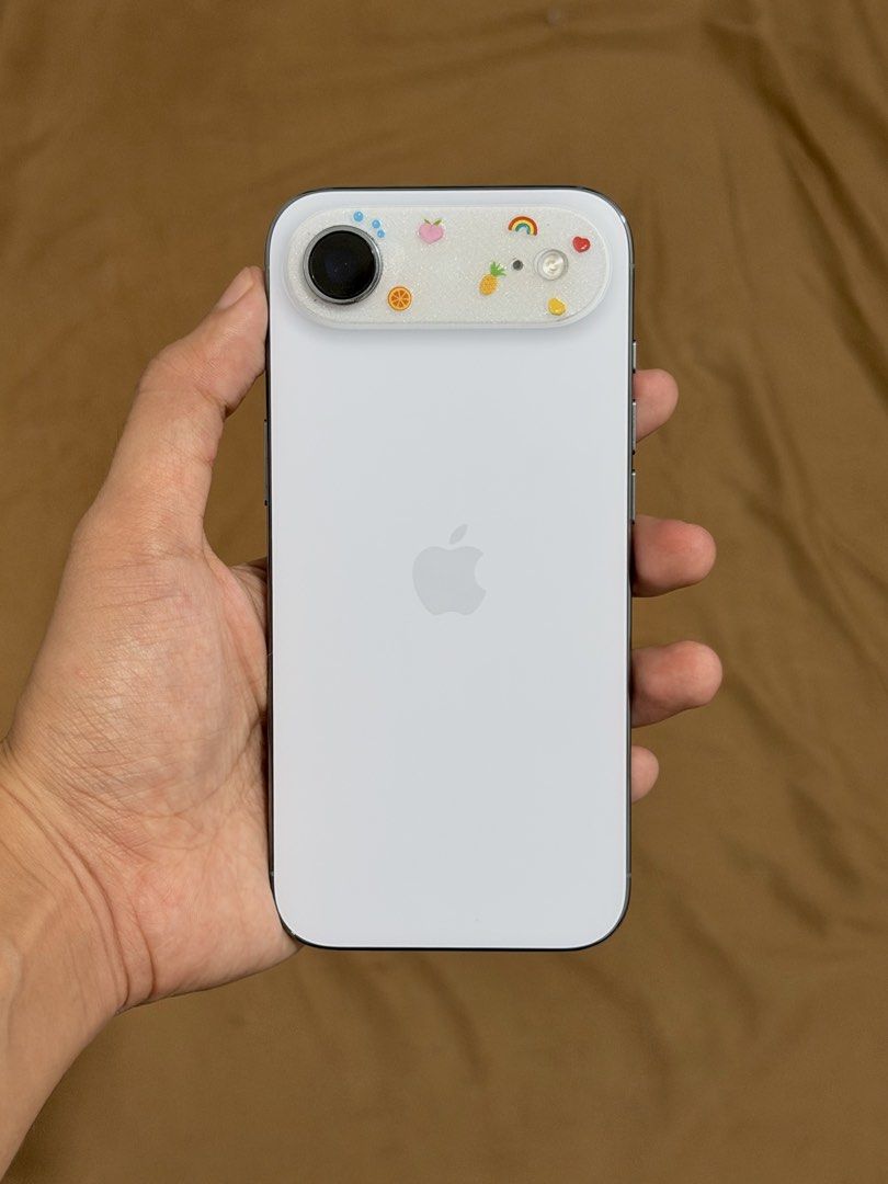 iPhone Air (Category: iPhone 17 Series) located in Valenzuela. Submitted by aecyqt (Listing ID 1460951638, Image 3). Description: iPhone Air Sky Blue 256gb 100% Battery Health Openline (Esim) Local Variant Purchased at Beyond the Box No issue No history of repair Makinis na makinis Comes w/ original Box Cord Cases Tg installed Loc: South caloocan.