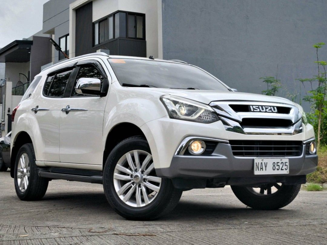 Isuzu Mu-X (Category: Used Cars) located in Manila. Submitted by lovemarie8 (Listing ID 1460956390, Image 3). Description: 245k all in Down payment!👇 2018 ISUZU MUX 4x2 Blue power Turbodiesel Engine 90k+ mileage Automatic TRANSMISSION ALL POWER Features Pearl White Isuzu Infotainment system 7 seater capacity All leather interior overhead monitor DRL Push Start with 2 smart keys Complete papers ready to transfer No issues gagamitin nlng price 818