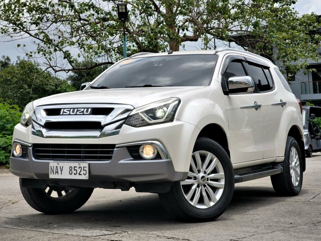 Isuzu Mu-X (Category: Used Cars) located in Manila. Submitted by lovemarie8 (Listing ID 1460956390, Image 2). Description: 245k all in Down payment!👇 2018 ISUZU MUX 4x2 Blue power Turbodiesel Engine 90k+ mileage Automatic TRANSMISSION ALL POWER Features Pearl White Isuzu Infotainment system 7 seater capacity All leather interior overhead monitor DRL Push Start with 2 smart keys Complete papers ready to transfer No issues gagamitin nlng price 818