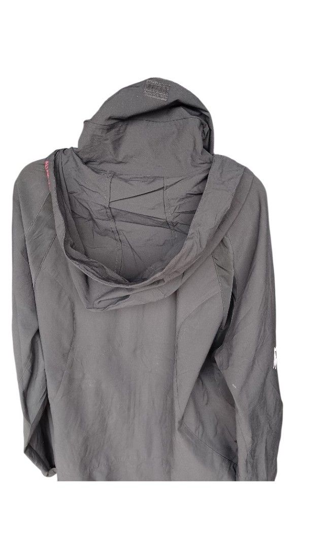 Jacket hoodie (Category: Coats, Jackets and Outerwear) located in Bayombong. Submitted by youngdragon.0d29ca (Listing ID 1460982583, Image 2). Description: elite jacket for golf japan made black color (not faded) with hoodie.