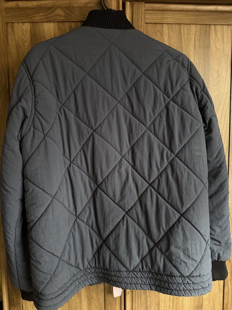 Jacket Navy Blue (Unisex) (Category: Coats, Jackets and Outerwear) located in Pasay City. Submitted by goodpersnalstuff (Listing ID 1460967024, Image 3). Description: Fits S-M used for Japan travel only Perfect for autumn and winter ootd .