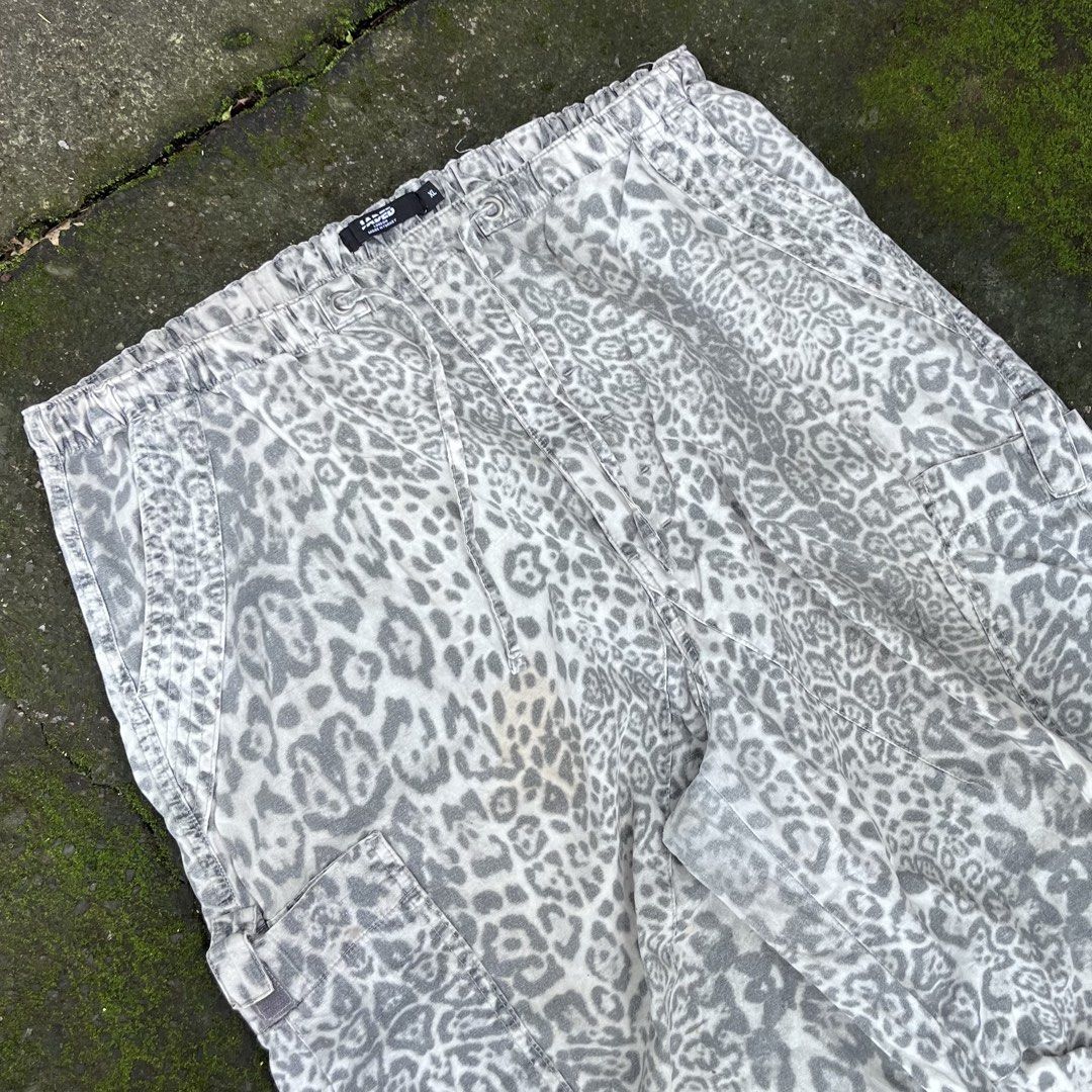 Jaded London Leopard Baloon Pants (Category: Jeans) located in Nagcarlan. Submitted by swiftgem-d189 (Listing ID 1461060776, Image 3). Description: Pm for more details!.
