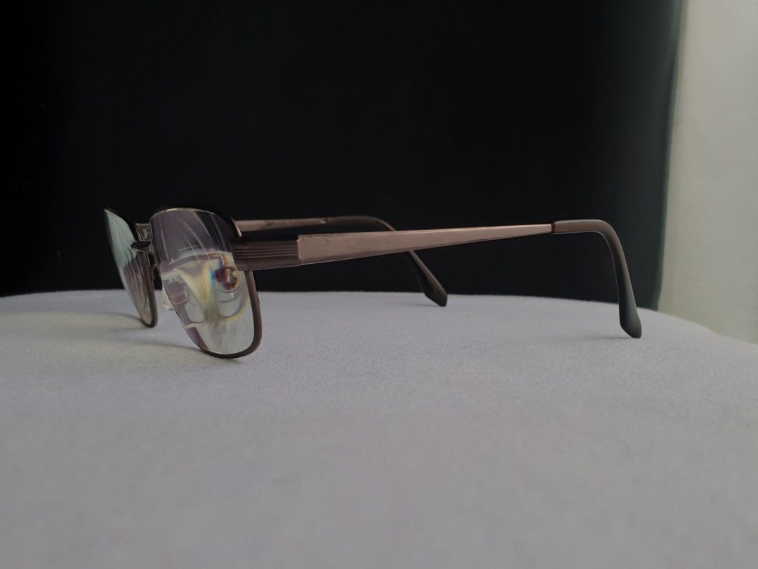 Japan Pure Titanium Eyeglass Frame (Category: Sunglasses & Eyewear) located in Quezon City. Submitted by WasalakTwo (Listing ID 1461025687, Image 3). Description: Bought in Japan Durable and high quality Excellent condition Clean and presentable Lens are graded, but replaceable Open for delivery nationwide Front Width 14cm Front Height 3.9cm.
