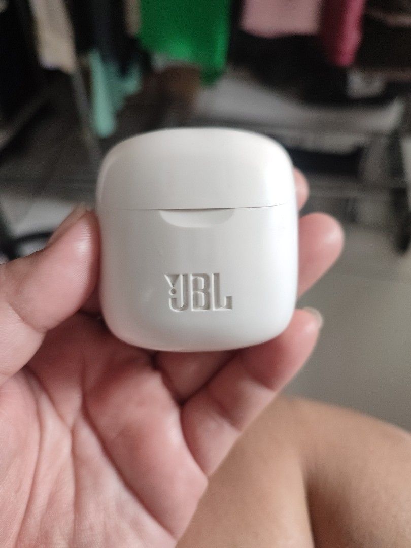 JBL TUNE 220TWS (Category: Earphones) located in Manila. Submitted by minavalena24 (Listing ID 1460961018, Image 1). Description: .