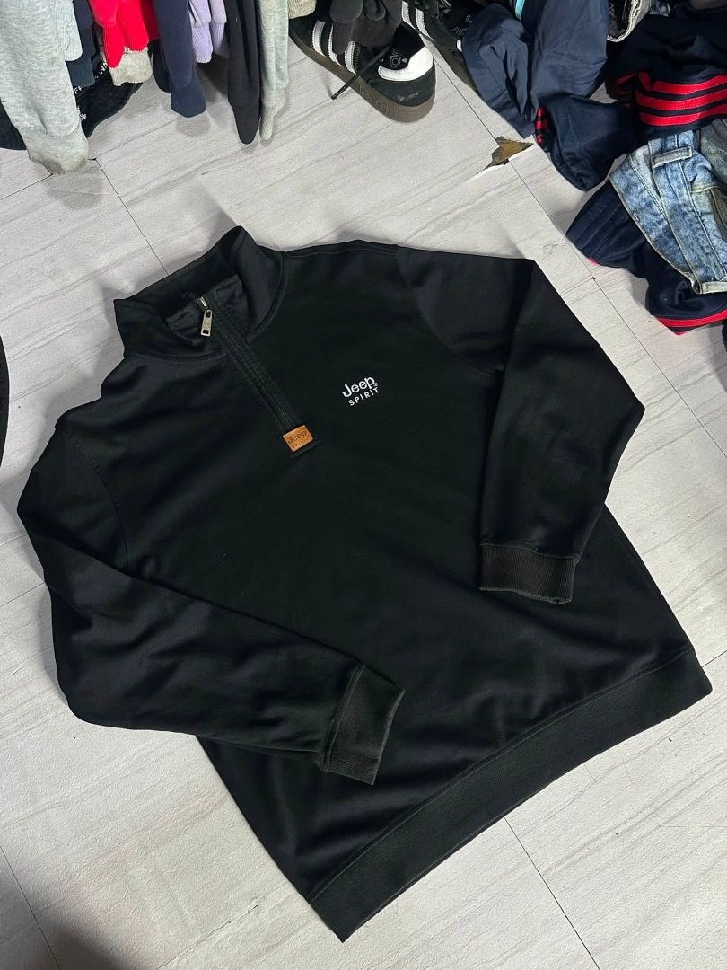 jeep black quarter zip (Category: Hoodies) located in Manila. Submitted by nb_thriftshop (Listing ID 1461074304, Image 1). Description: j33p q zip 27 length 23 width medium to large no issue need wash .