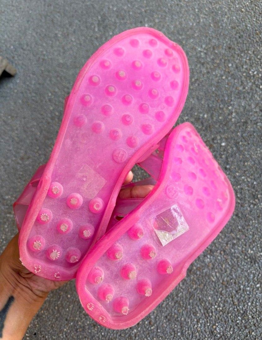 Jelly flats (Category: Flats & Sandals) located in Manila. Submitted by katzzaye (Listing ID 1460963486, Image 2). Description: please direct message me thankyou small on my feet it's around 25cm insole free when you purchase one item thank you :).