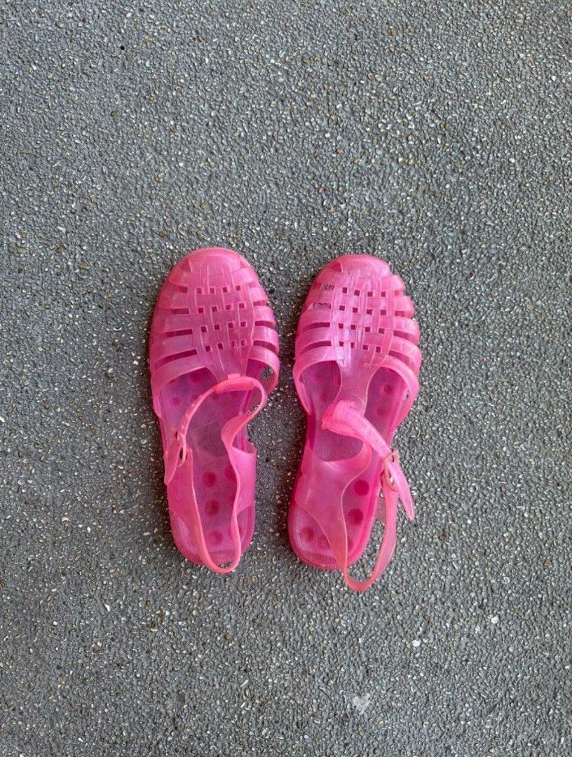 Jelly flats (Category: Flats & Sandals) located in Manila. Submitted by katzzaye (Listing ID 1460963486, Image 1). Description: please direct message me thankyou small on my feet it's around 25cm insole free when you purchase one item thank you :).